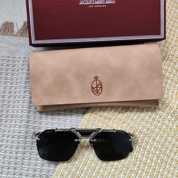 Silver Jeans Other - Silver Jeans Tan Sunglasses Case